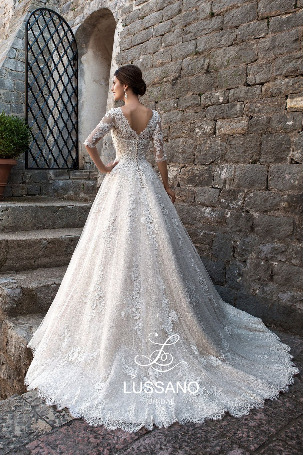 Свадебные платья класса Premium от 27 до 60 000 рублей&nbsp;Свадебный салон HITSVADBA.RU : 