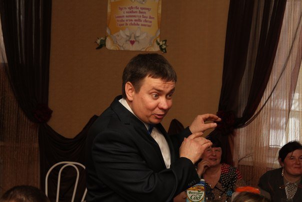 в фойе.jpg – Ведущий Вадим Денисов | Ведущий на свадьбу / тамада на свадьбу - 1 из 3