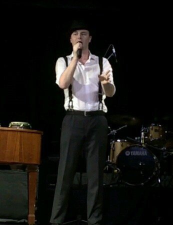 Вокалист Андрей Торопов&nbsp;Вокалист Андрей Торопов : 