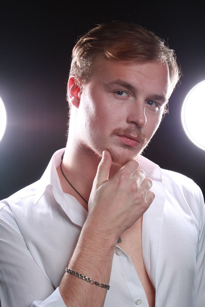 Вокалист Андрей Торопов&nbsp;Вокалист Андрей Торопов : 