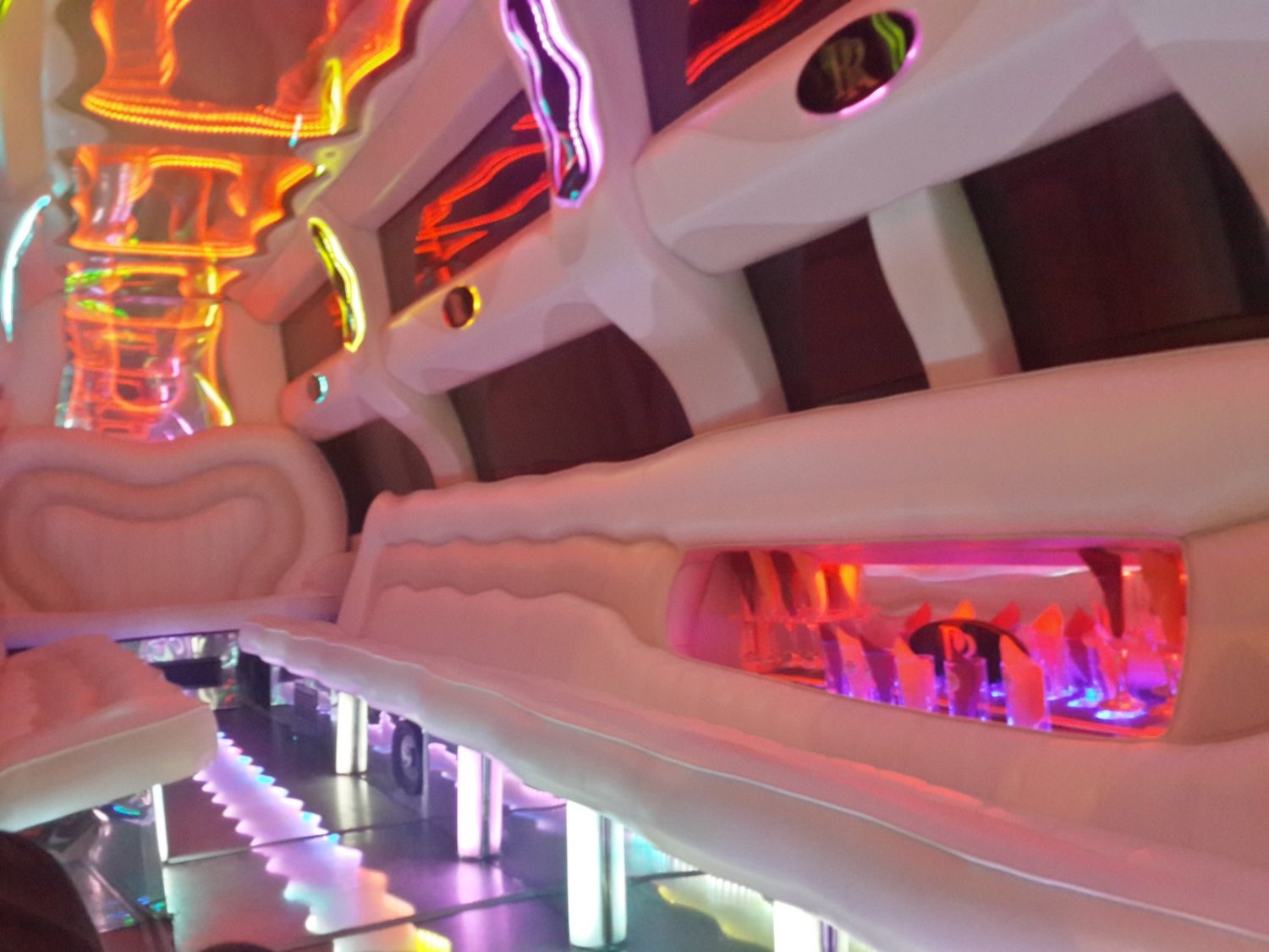 Лимузины&nbsp;Прокат лимузинов : 