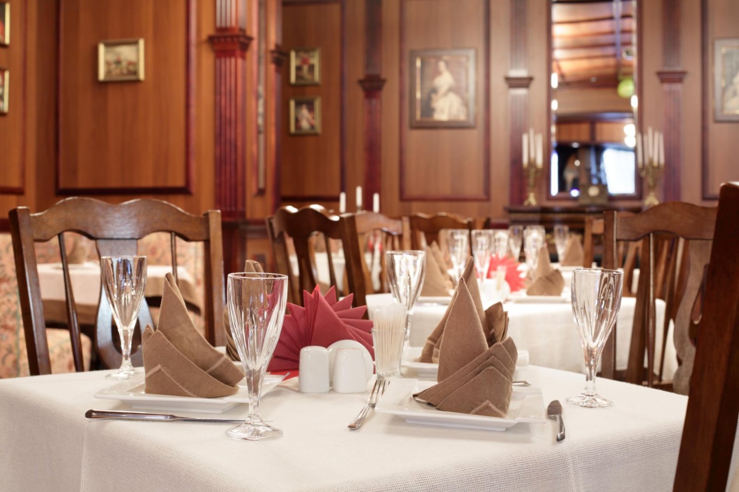 Основной зал&nbsp;Ресторан "Коронный"     ЖК Корона. : 