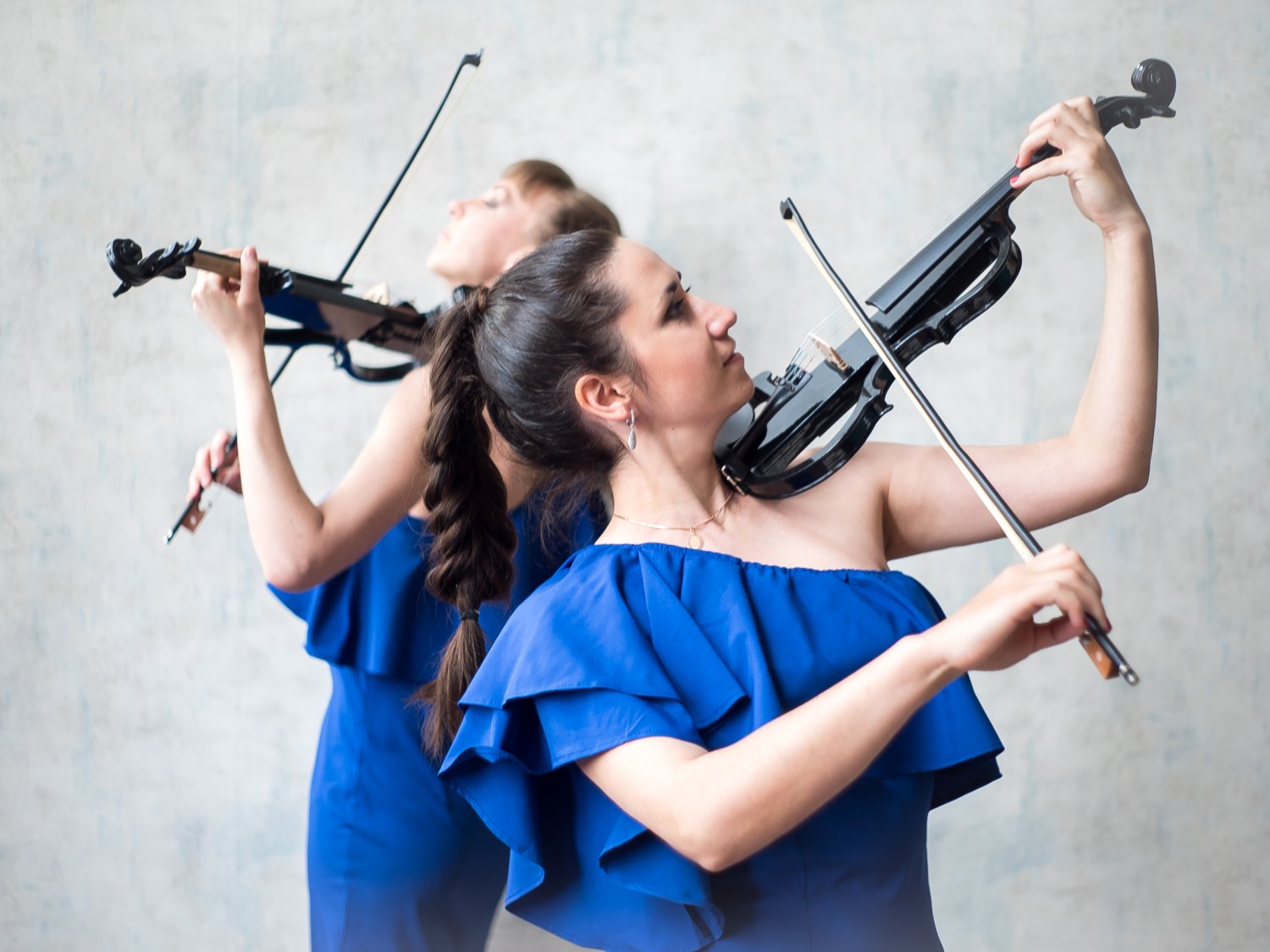 электродуэт Valencia&nbsp;Шоу электроскрипок : 