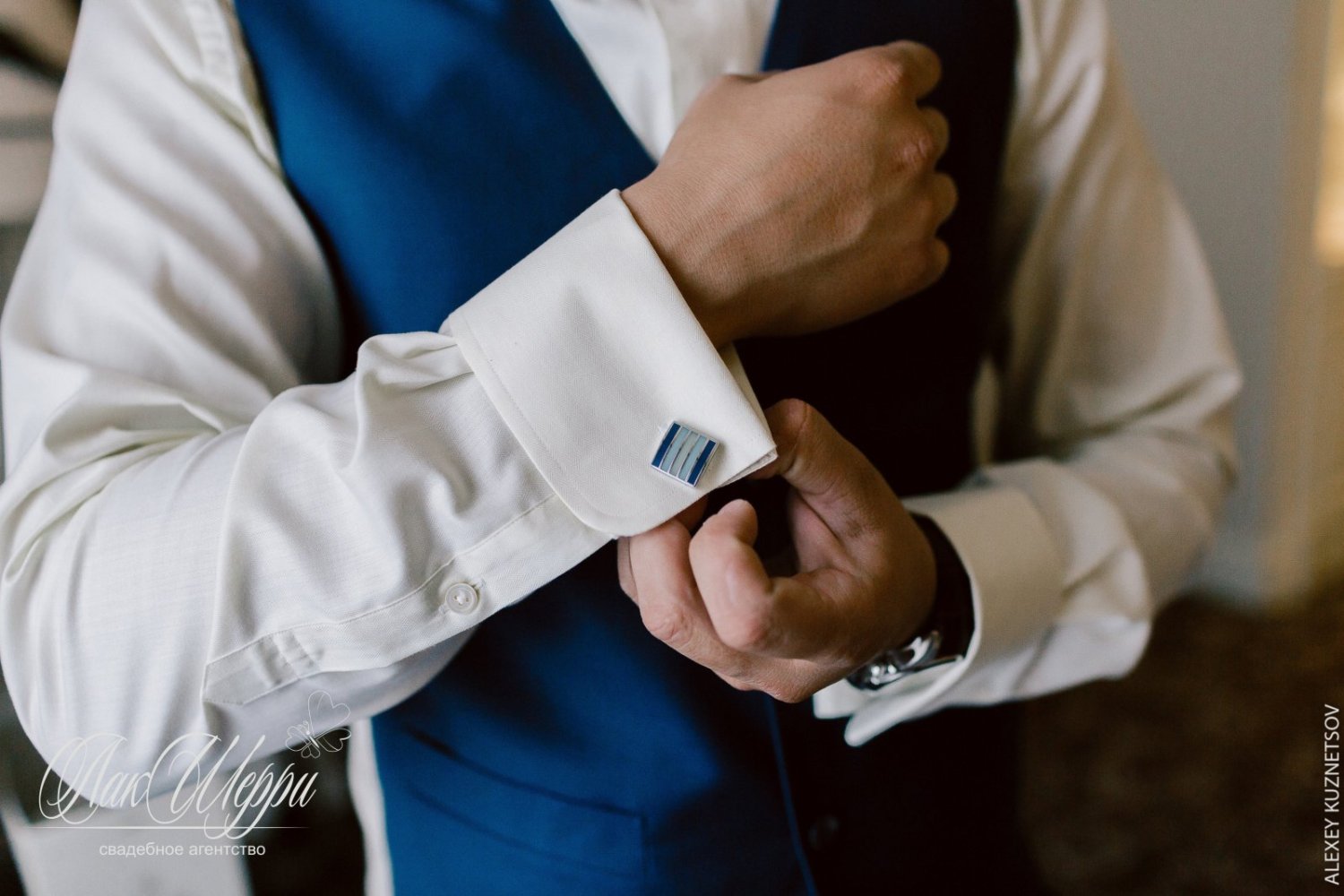 Красные ягоды на синем бархате Ильи и Дианы&nbsp;Свадебное агентство "ЛакШерри" : 