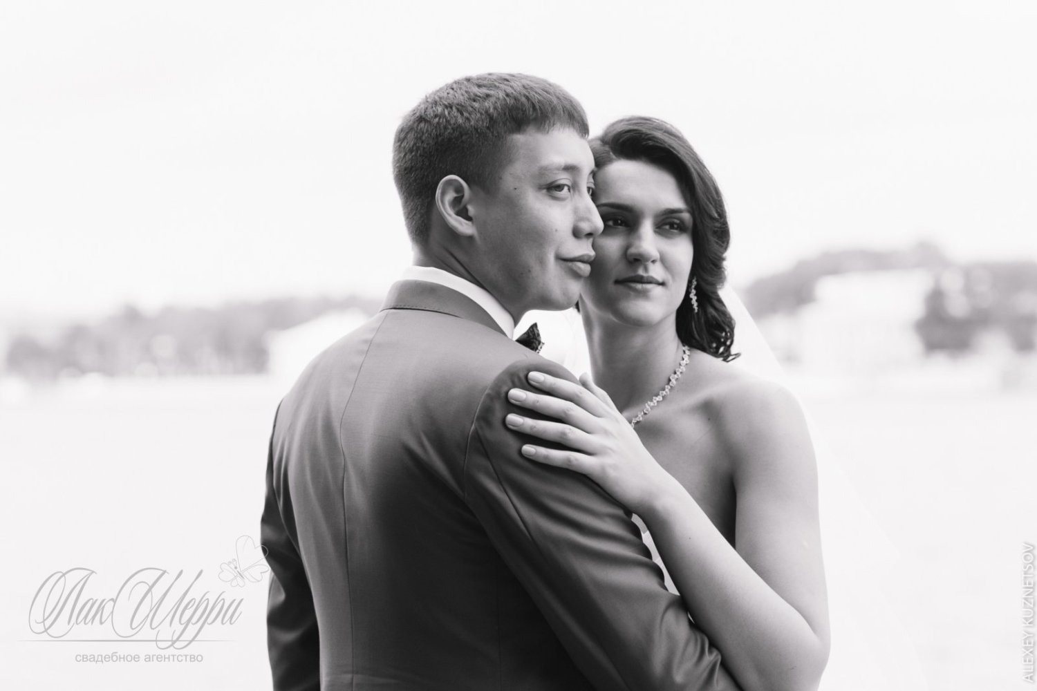 Красные ягоды на синем бархате Ильи и Дианы&nbsp;Свадебное агентство "ЛакШерри" : 