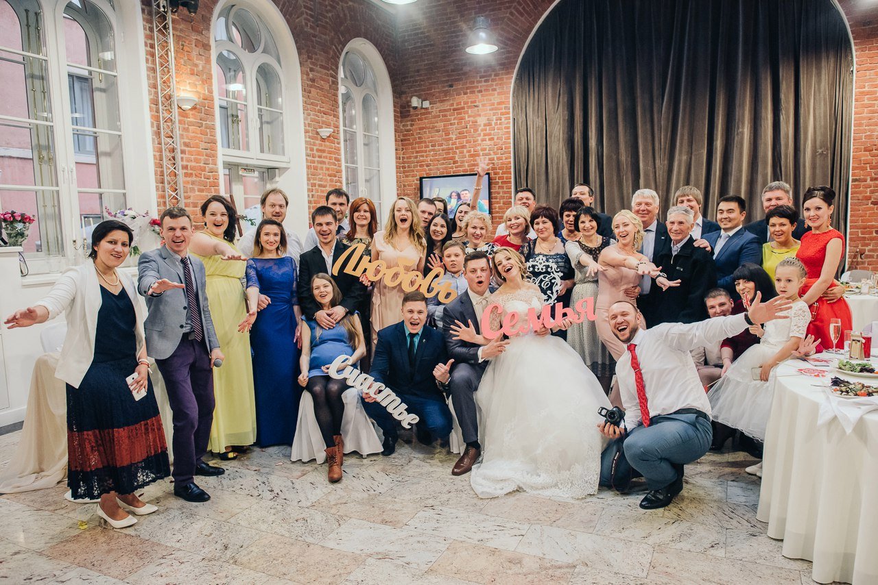 ведущий Евгений Перевалов&nbsp;ведущий : 