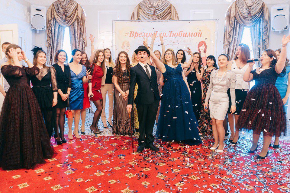 ведущий Евгений Перевалов&nbsp;ведущий : 