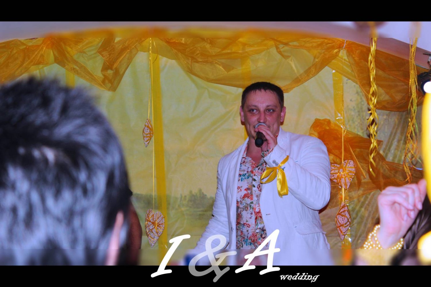 Ведущий на свадьбу Андрей Весельчаков&nbsp;Ведущий Андрей Весельчаков : 