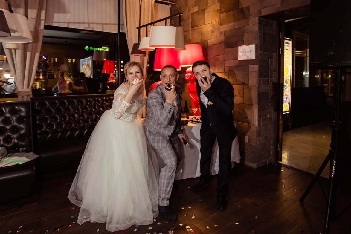 Ведущий на свадьбу Андрей Весельчаков&nbsp;Ведущий Андрей Весельчаков : 