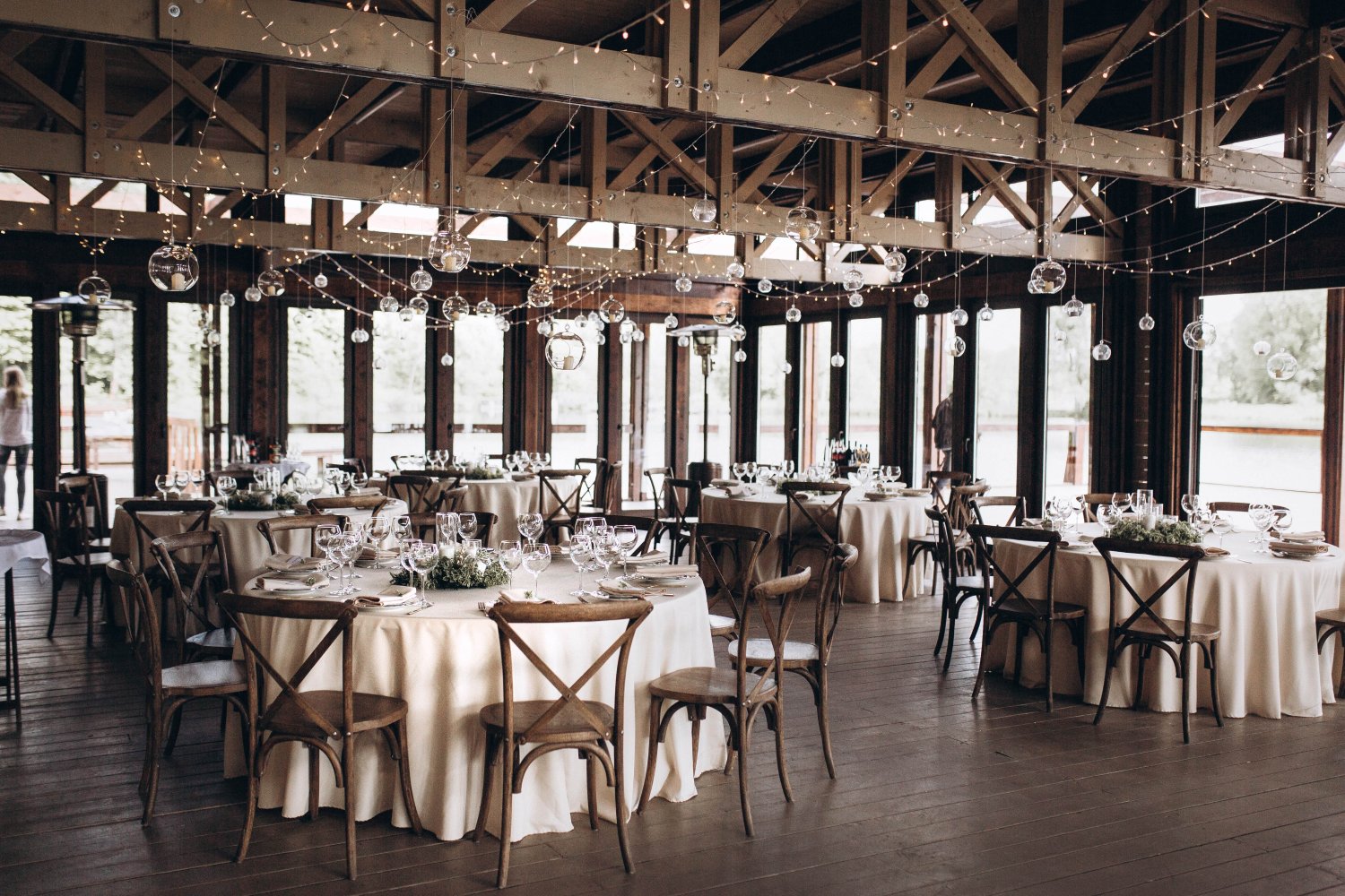 Веранда у воды в Усадьбе Суханово&nbsp;Веранда у воды в усадьбе Суханово : 