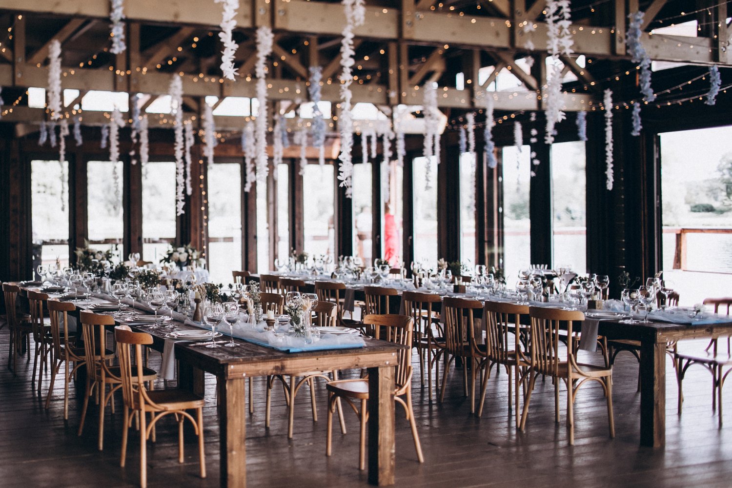 Веранда у воды в Усадьбе Суханово&nbsp;Веранда у воды в усадьбе Суханово : 