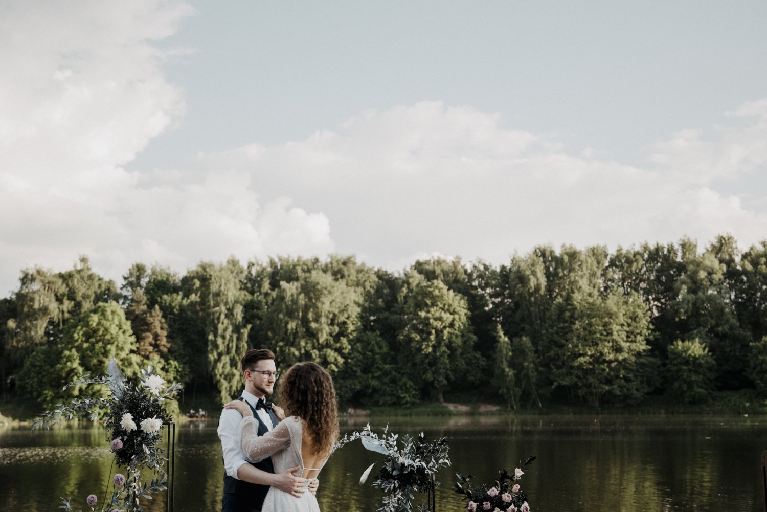 Веранда у воды в Усадьбе Суханово&nbsp;Веранда у воды в усадьбе Суханово : 