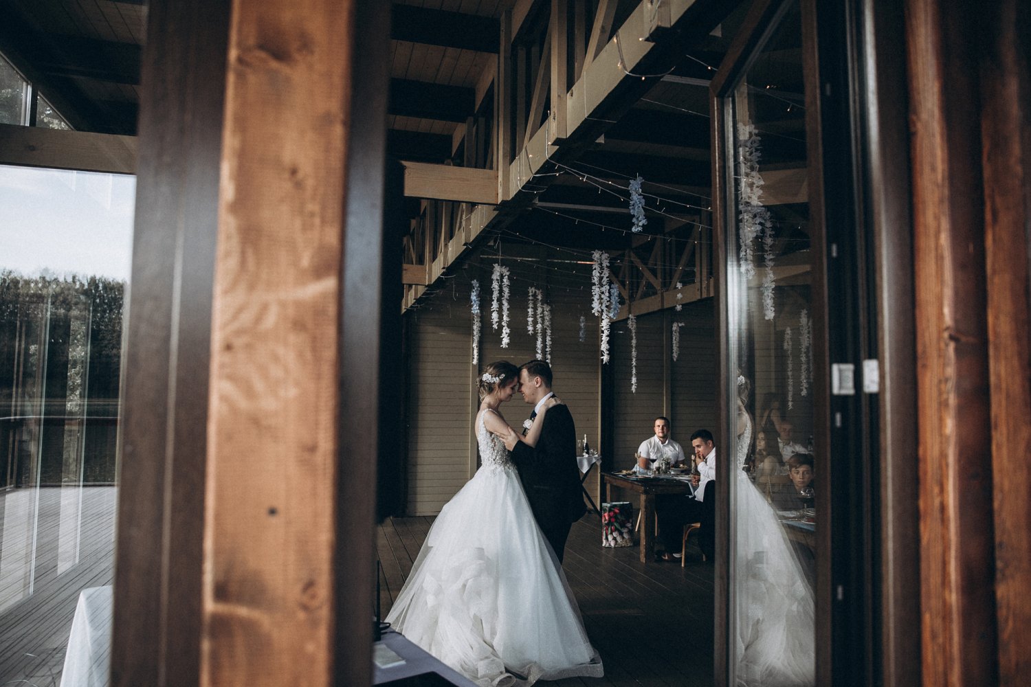 Веранда у воды в Усадьбе Суханово&nbsp;Веранда у воды в усадьбе Суханово : 