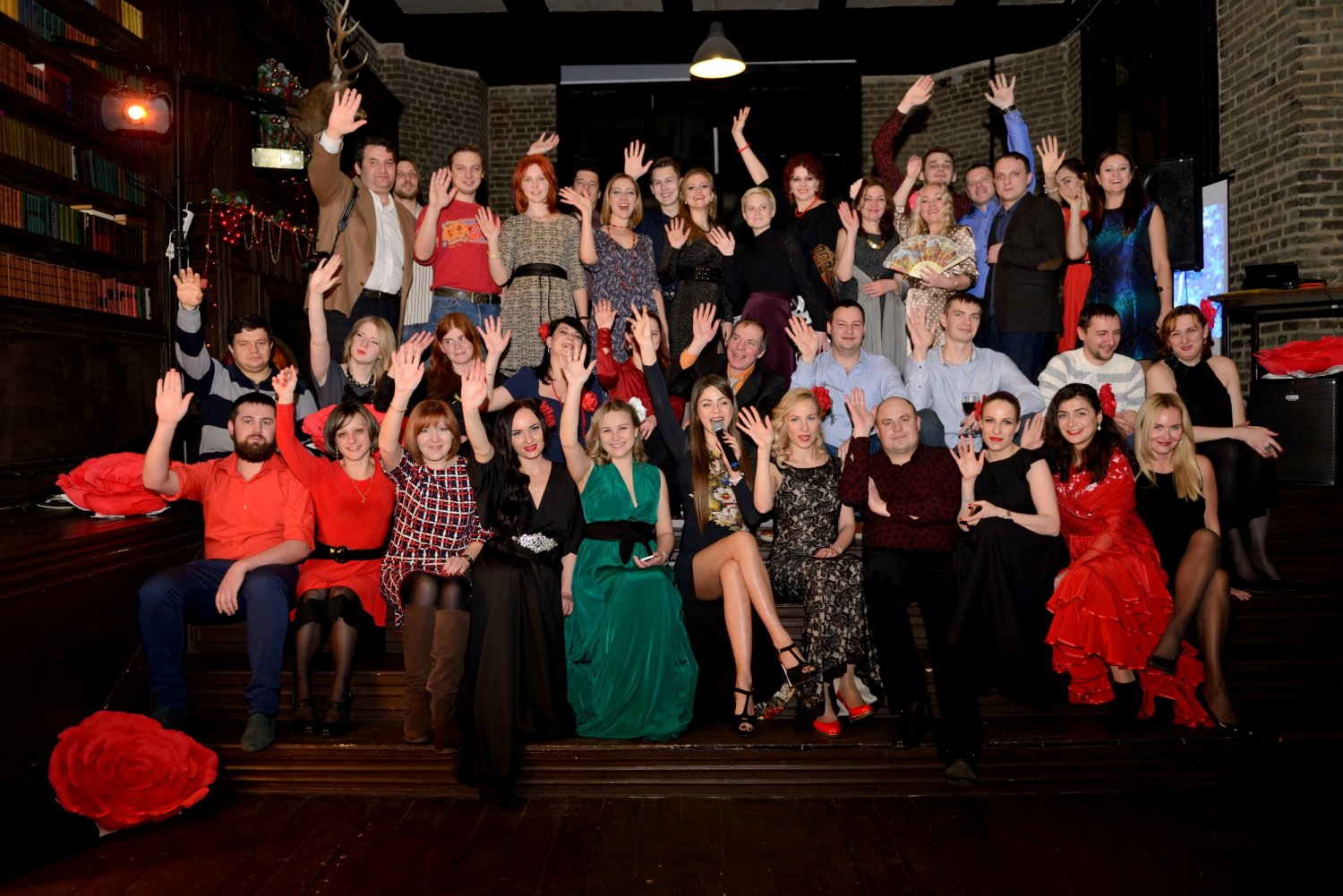 Ведущая Жанна Гагарина&nbsp;Ведущая Жанна Гагарина : 