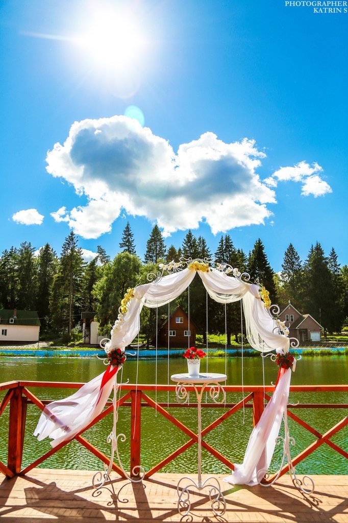 Лесная сказка&nbsp;Ресторанно-гостиничный комплекс "Лесная сказка" : 