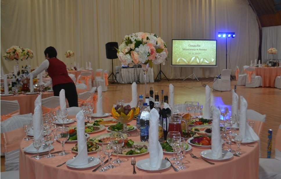 Банкетные залы&nbsp;Ресторан-отель "Экотель Снегирек" : 