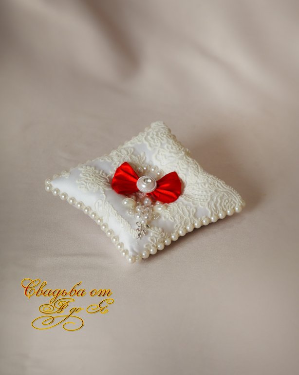 Подушки и блюдце для колец&nbsp;Свадебные аксессуары, украшения, подарки и товары : 
