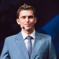 логотип Ведущий Иван Виненков